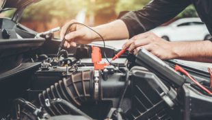 Batteries moto et scooter, comment éviter les pannes et prolonger la durée de vie.